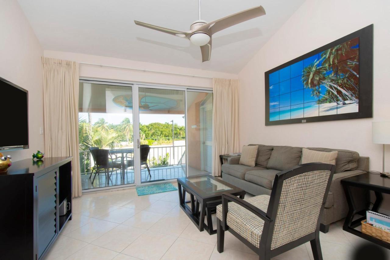 Beach Living At Island Pine Villas Blaw George Town Buitenkant foto