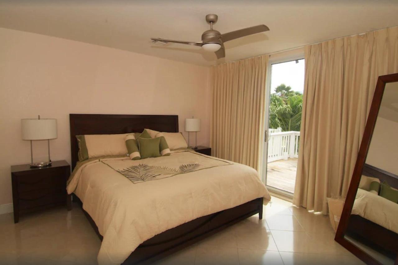 Beach Living At Island Pine Villas Blaw George Town Buitenkant foto