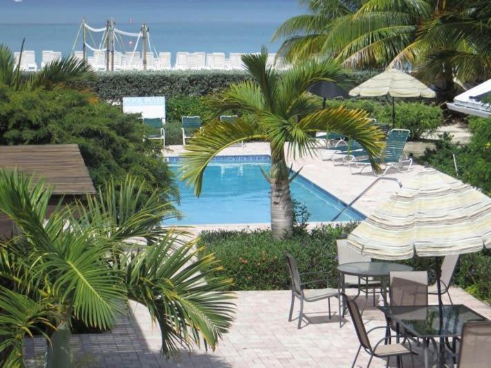 Beach Living At Island Pine Villas Blaw George Town Buitenkant foto
